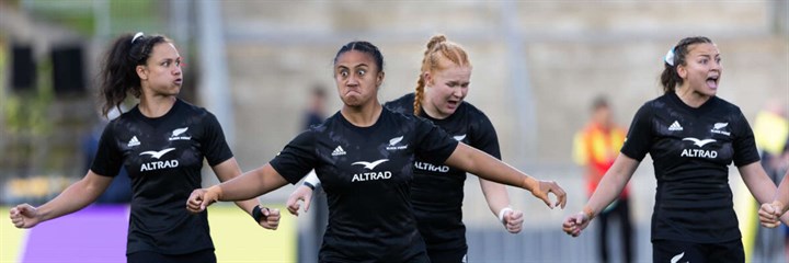 Black Ferns doing the Haka