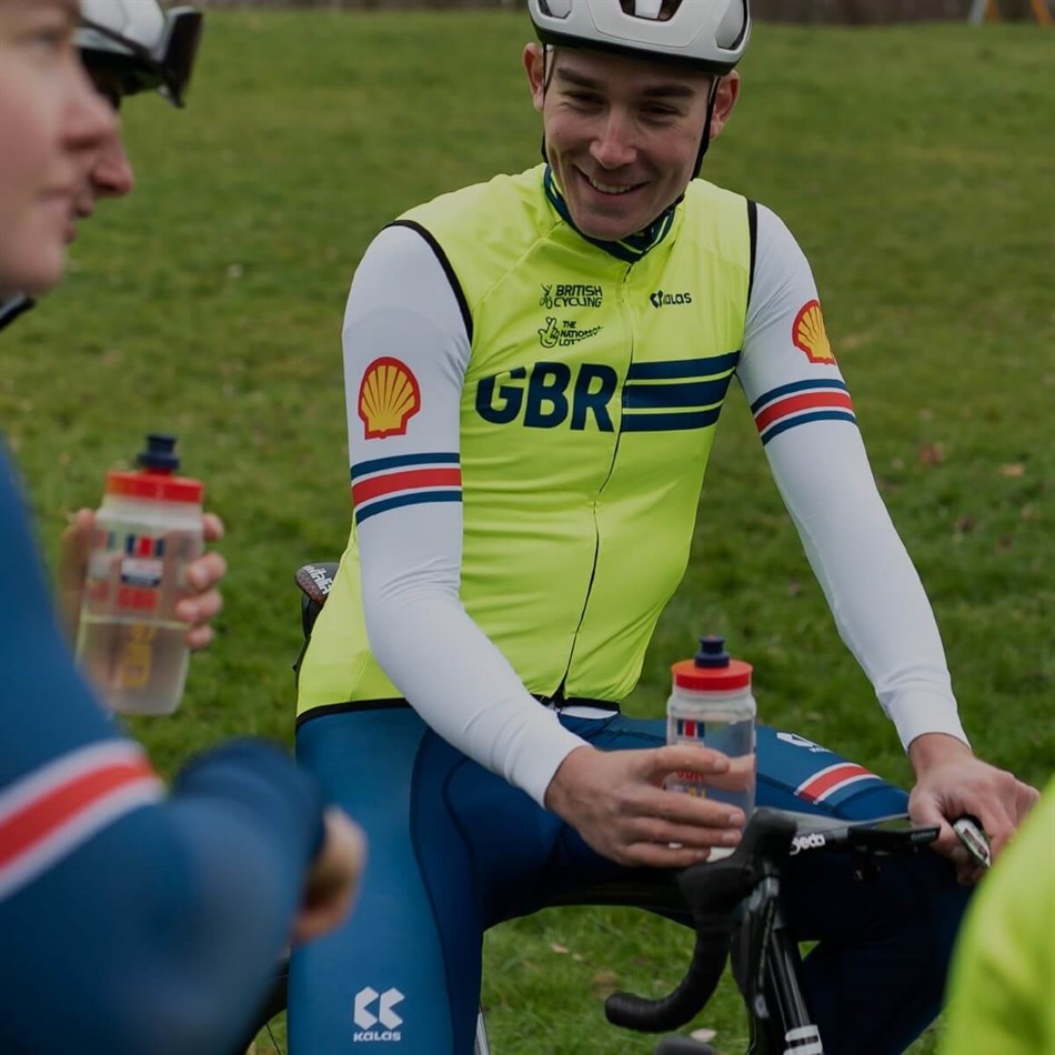 Cycling team water bottles online